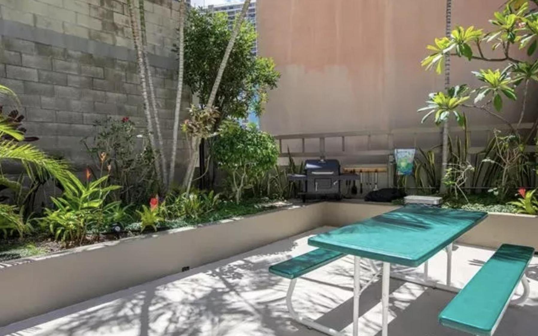 Gem Of Waikiki At Inn On The Park โฮโนลูลู ภายนอก รูปภาพ