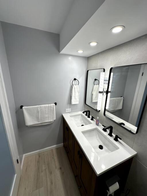 Gem Of Waikiki At Inn On The Park โฮโนลูลู ภายนอก รูปภาพ