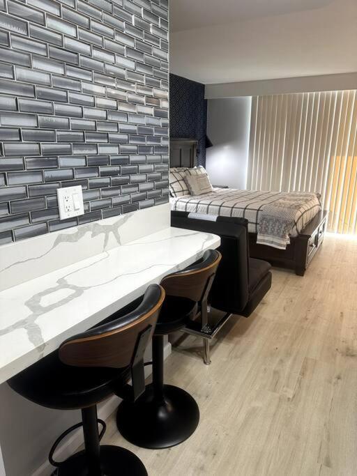 Gem Of Waikiki At Inn On The Park โฮโนลูลู ภายนอก รูปภาพ