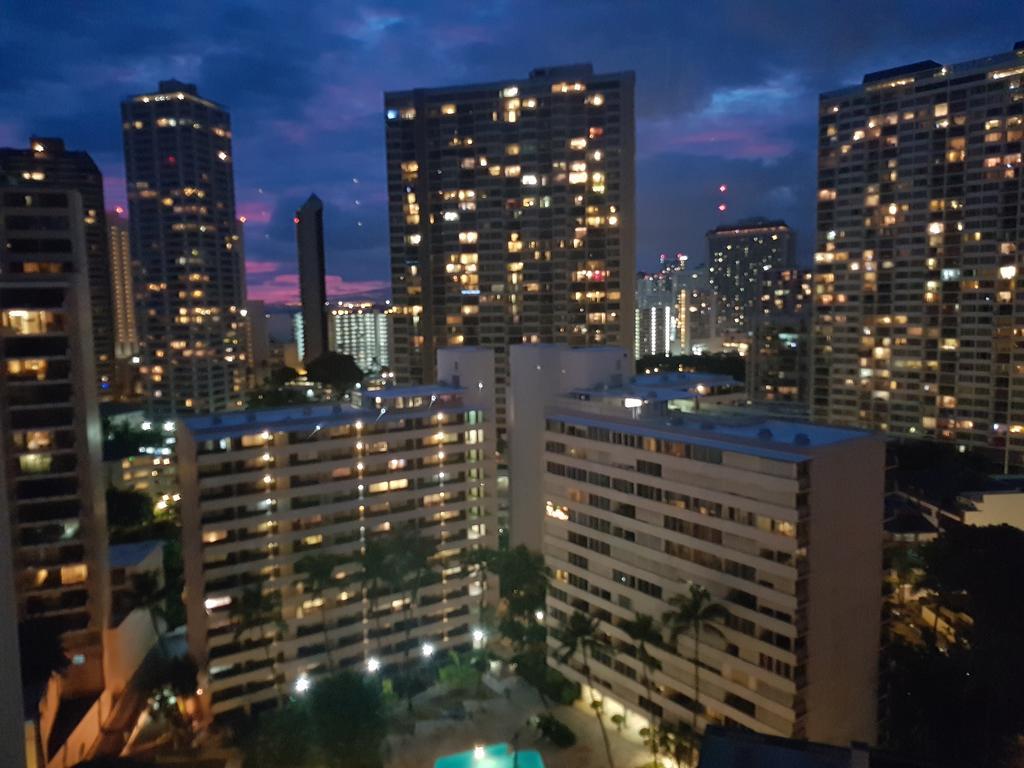 Gem Of Waikiki At Inn On The Park โฮโนลูลู ภายนอก รูปภาพ