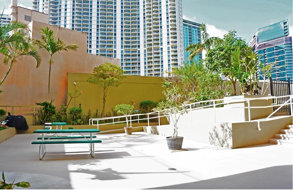 Gem Of Waikiki At Inn On The Park โฮโนลูลู ภายนอก รูปภาพ