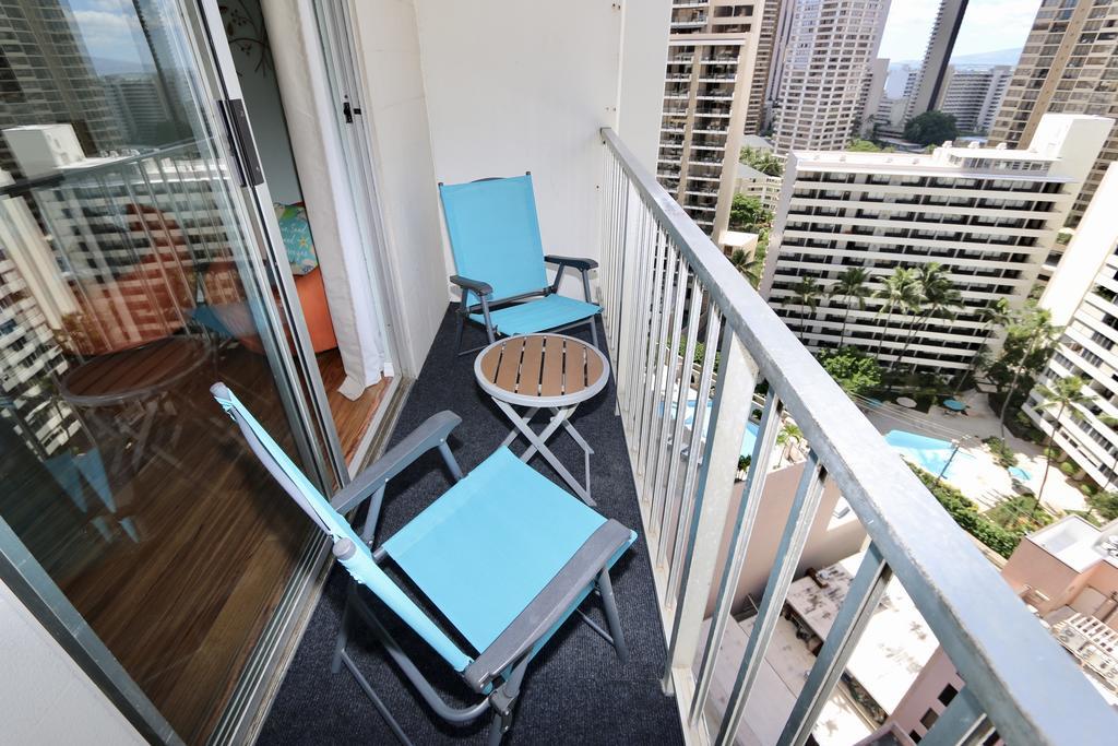 Gem Of Waikiki At Inn On The Park โฮโนลูลู ภายนอก รูปภาพ