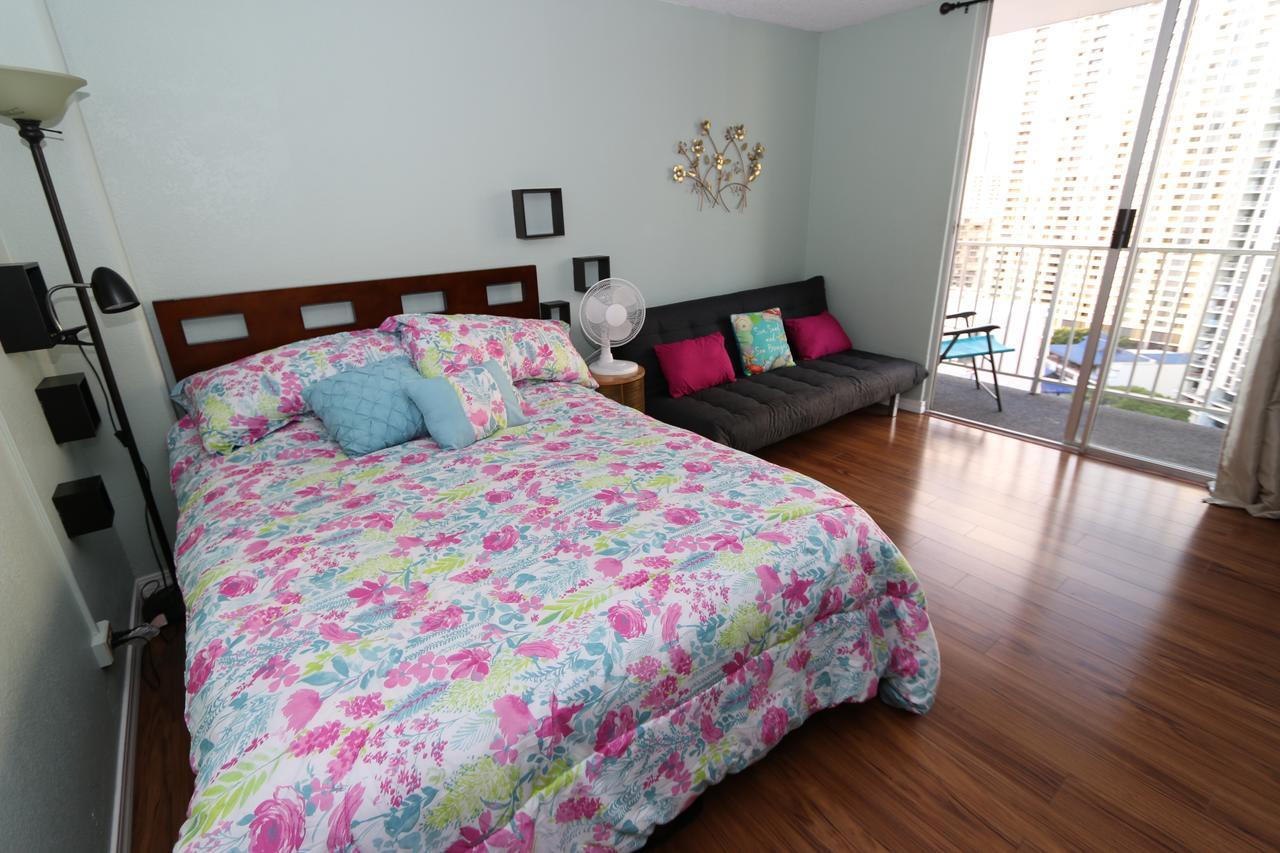 Gem Of Waikiki At Inn On The Park โฮโนลูลู ภายนอก รูปภาพ